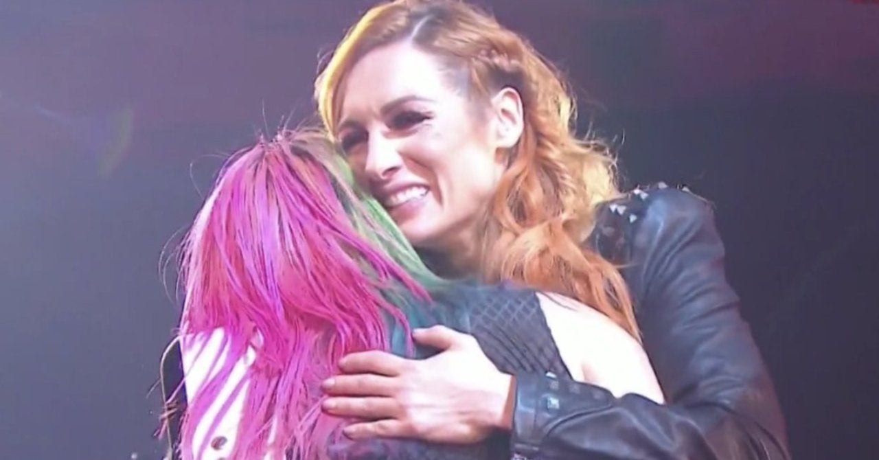 WWE News: WWE Hall of Famer Reveals a Heart Touching Moment With Becky Lynch