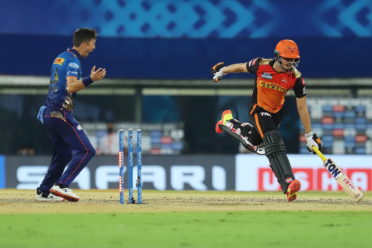 MI vs SRH, IPL 2021: Hardik Pandya's bullet throws dismiss two SRH batsmen; Watch videos; Mumbai Indians vs Sunrisers Hyderabad