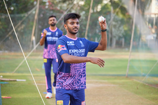 DC vs RR LIVE: Chetan Sakariya takes CUE from James Anderson as frustrating wait for Delhi Capitals debut continues in IPL 2022