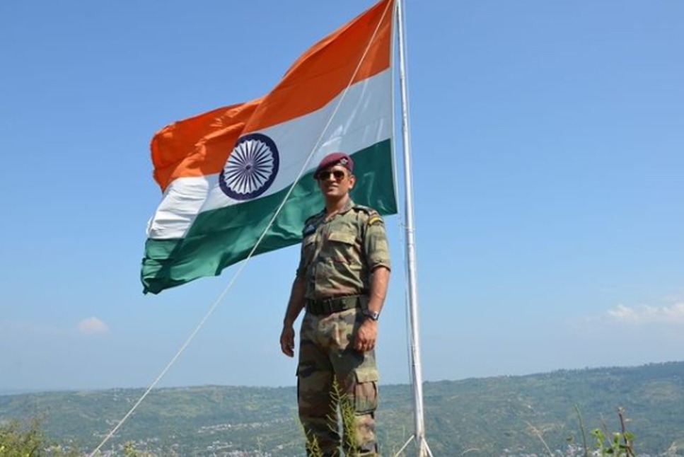 75. Bağımsızlık Günü: Eski Hindistan kaptanı MS Dhoni vatanseverlik gösteriyor, DP'sini ulusal bayrağa değiştiriyor, 'Bharatiya olmak kutsanmış' diyor – Check Out