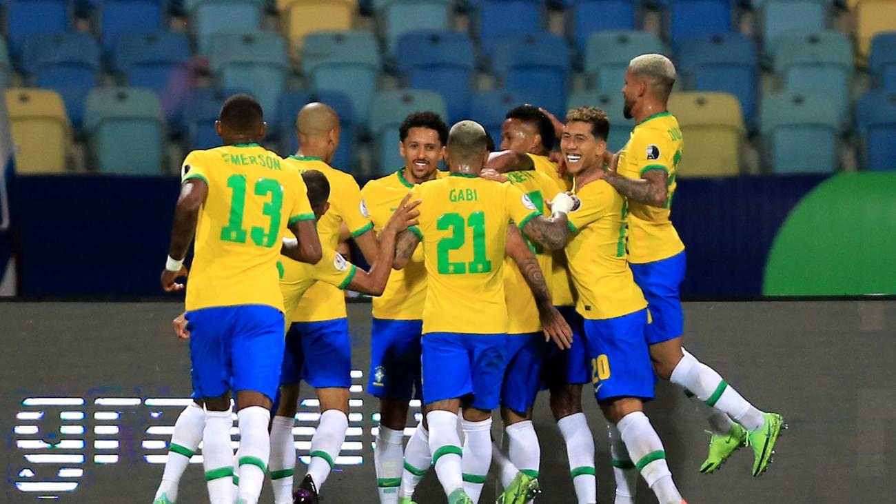 Goal and Highlights: Brazil 4-0 Chile in World Cup Qualifiers