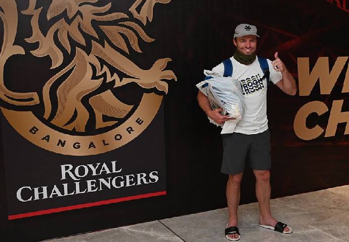 IPL 2021: AB De Villiers joins RCB camp in UAE, but team still waiting for Maxwell & Kyle Jamieson says Mike Hesson