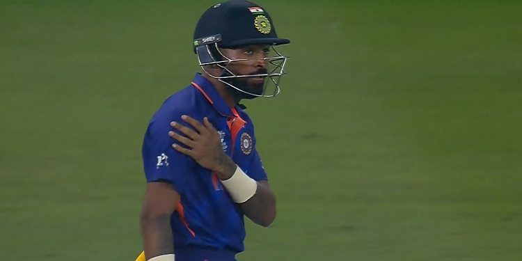 T20 World Cup: More trouble for India & Hardik Pandya, taken for scans after being hit on shoulder vs Pakistan