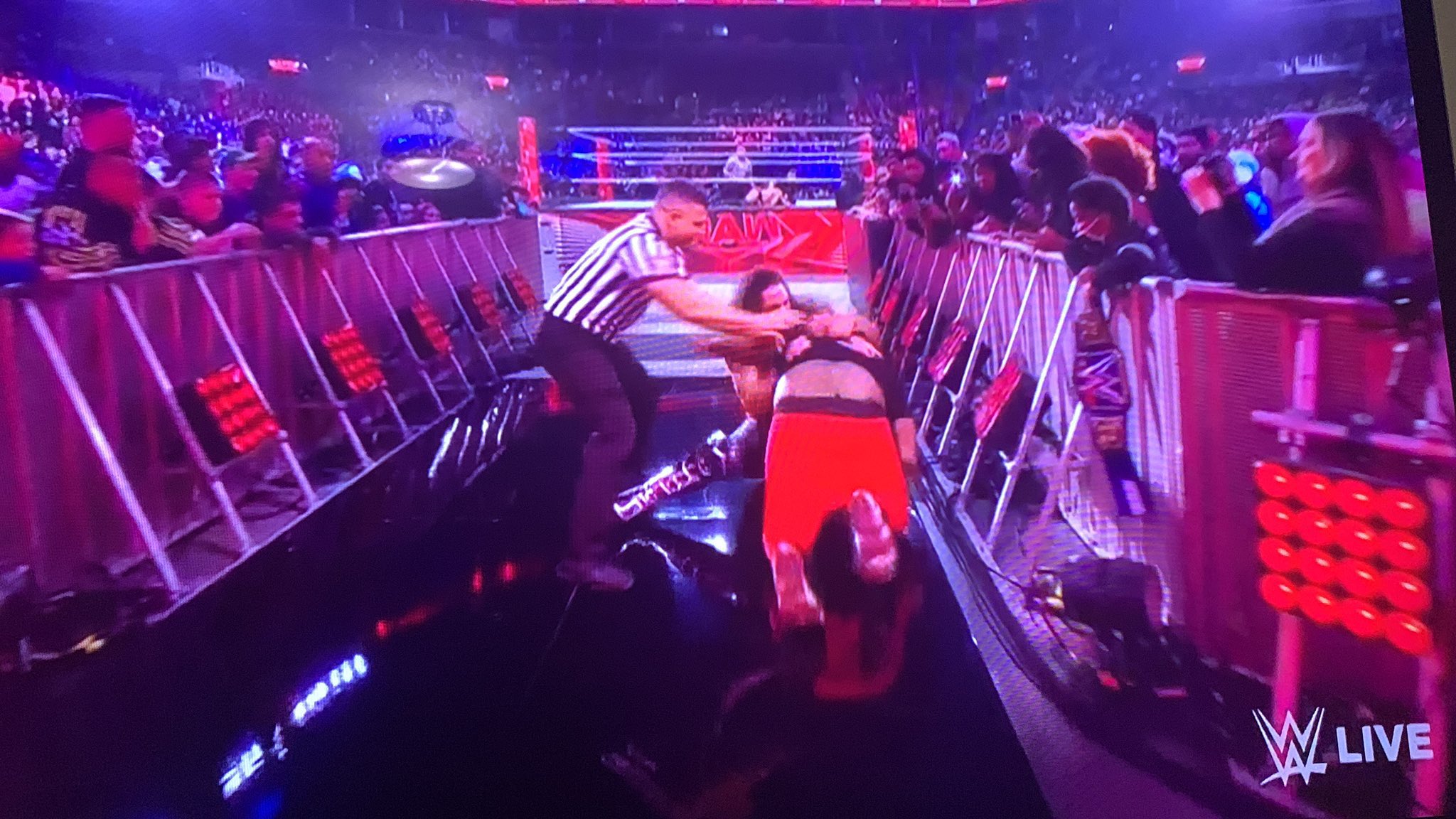 WWE Raw Highlights: A fan wildly attacked Seth Rollins tonight, check video
