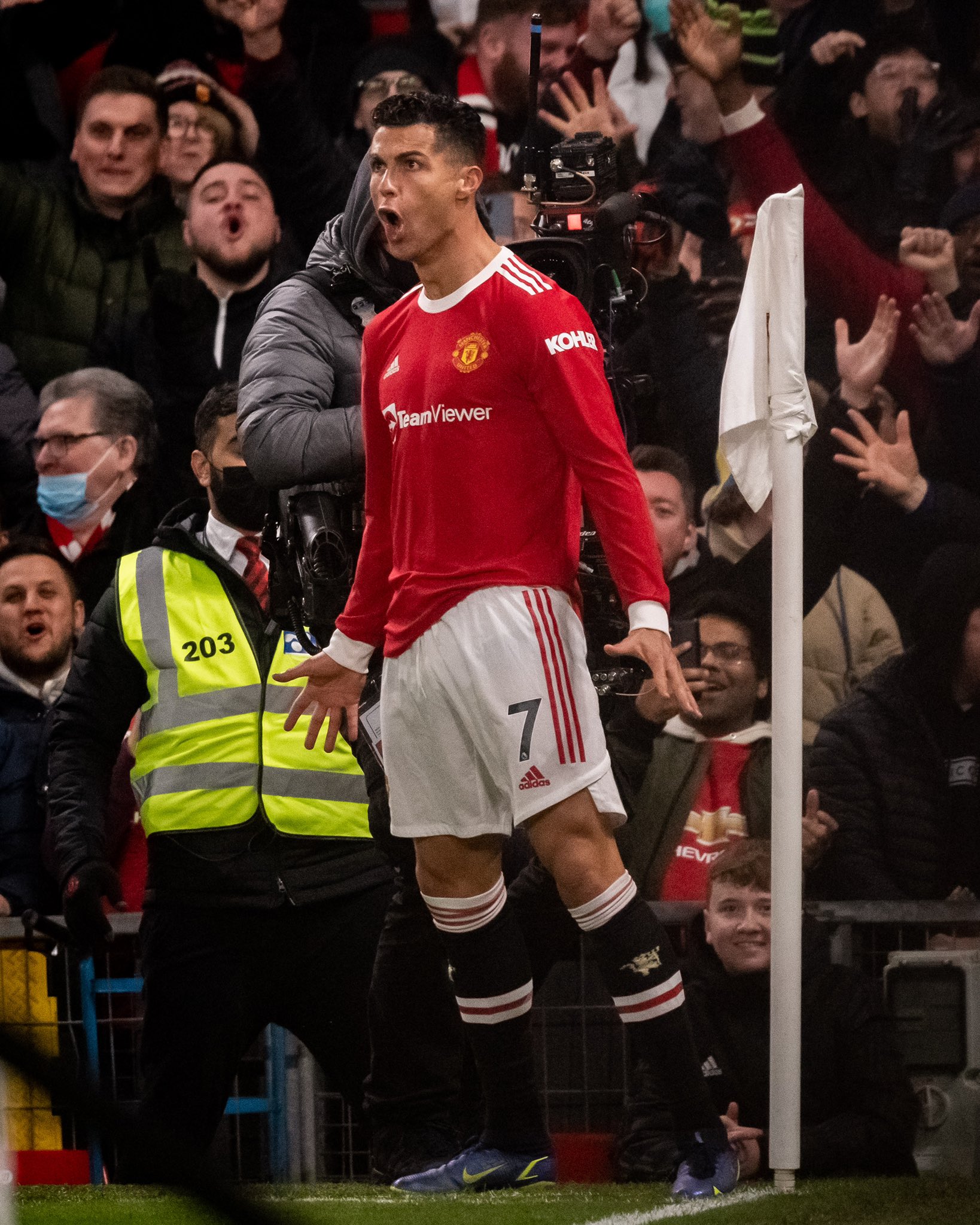 Manchester United vs Arsenal: Cristiano Ronaldo creates history with 801st goal, Man United beat Arsenal 3-2 in a stunning comeback