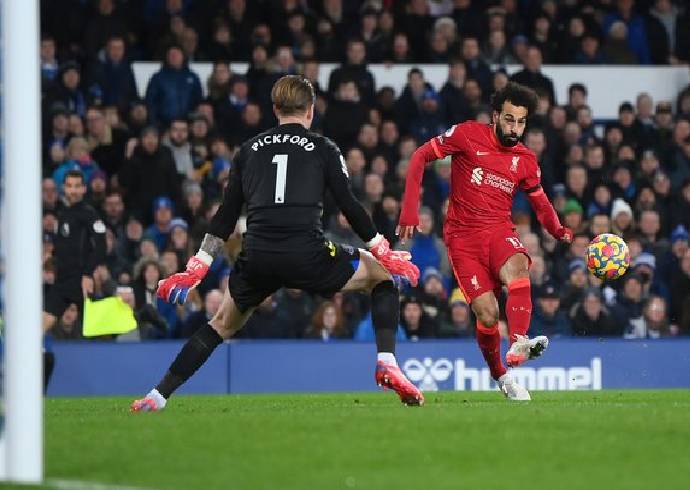 Premier League: Mohamed Salah stars as Liverpool thrash Everton