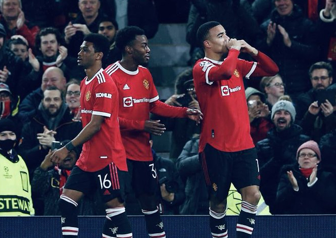 Manchester United 1-1 Young Boys: Despite draw Man United advance to knockout stages, Mason Greenwood scores an incredible acrobatic goal-
