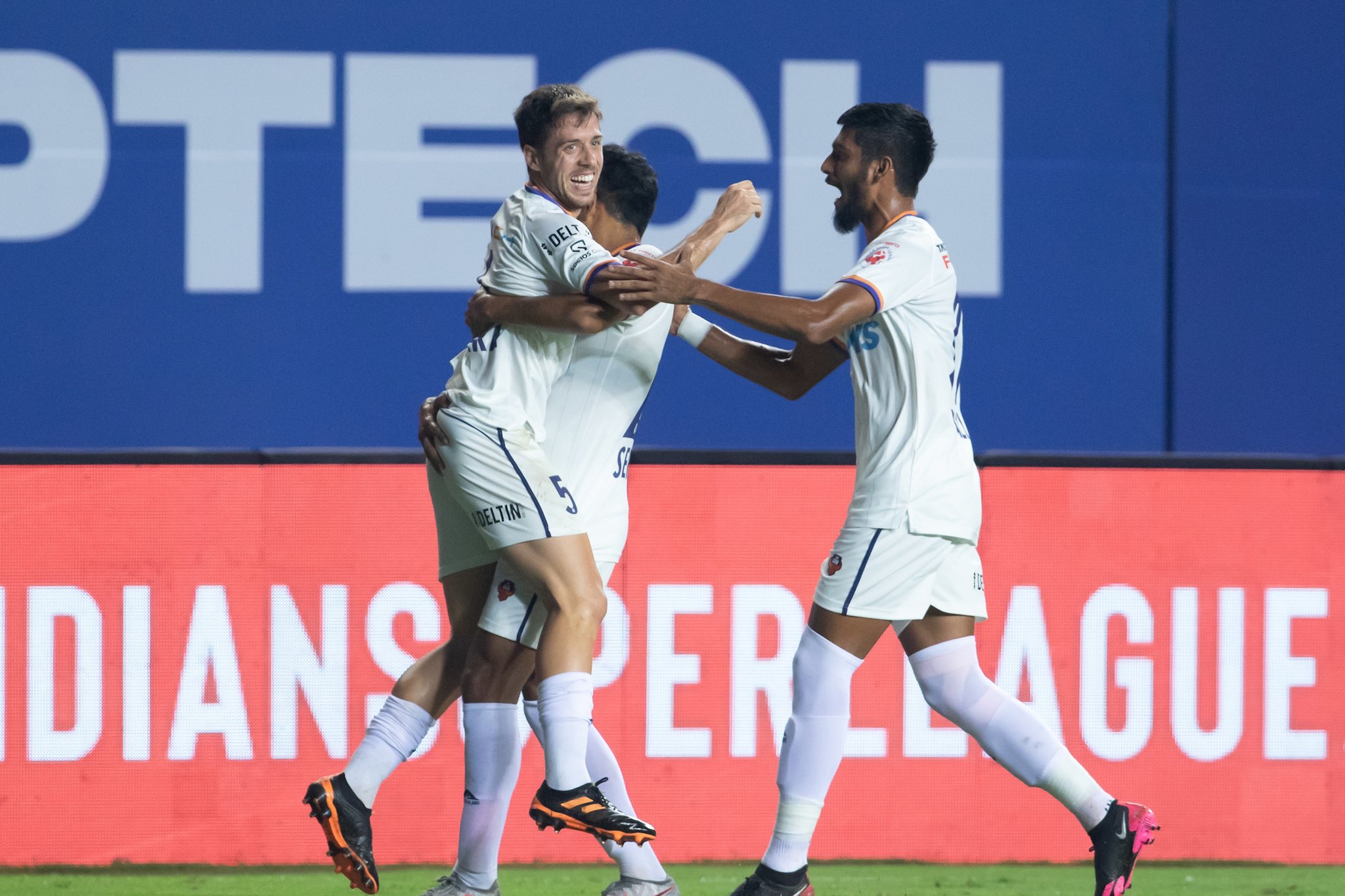 ISL 2021-22: Clinical FC Goa thumps SC East Bengal 4-3 in a seven goal thriller