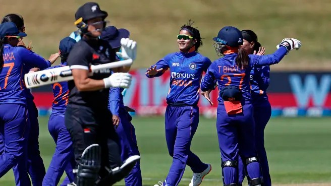 IND-W vs NZ-W Live Score: Kerr & Green revive White Ferns in chase of 271, Indian Women team holds edge in 2nd ODI: Follow Live Updates