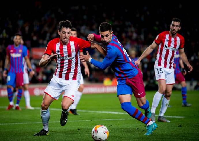 Barcelona beat Athletic Bilbao: Pierre-Emerick Aubameyang scores again as Barcelona beat Athletic 4-0