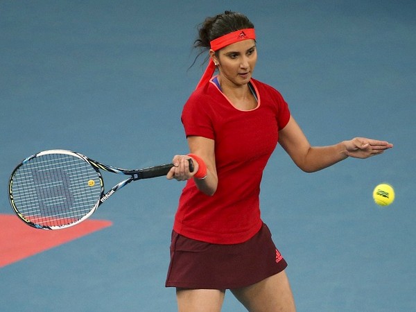 Dubai Tennis Championships LIVE: : Sania Mirza, Lucie Hradecka advance into doubles QFs