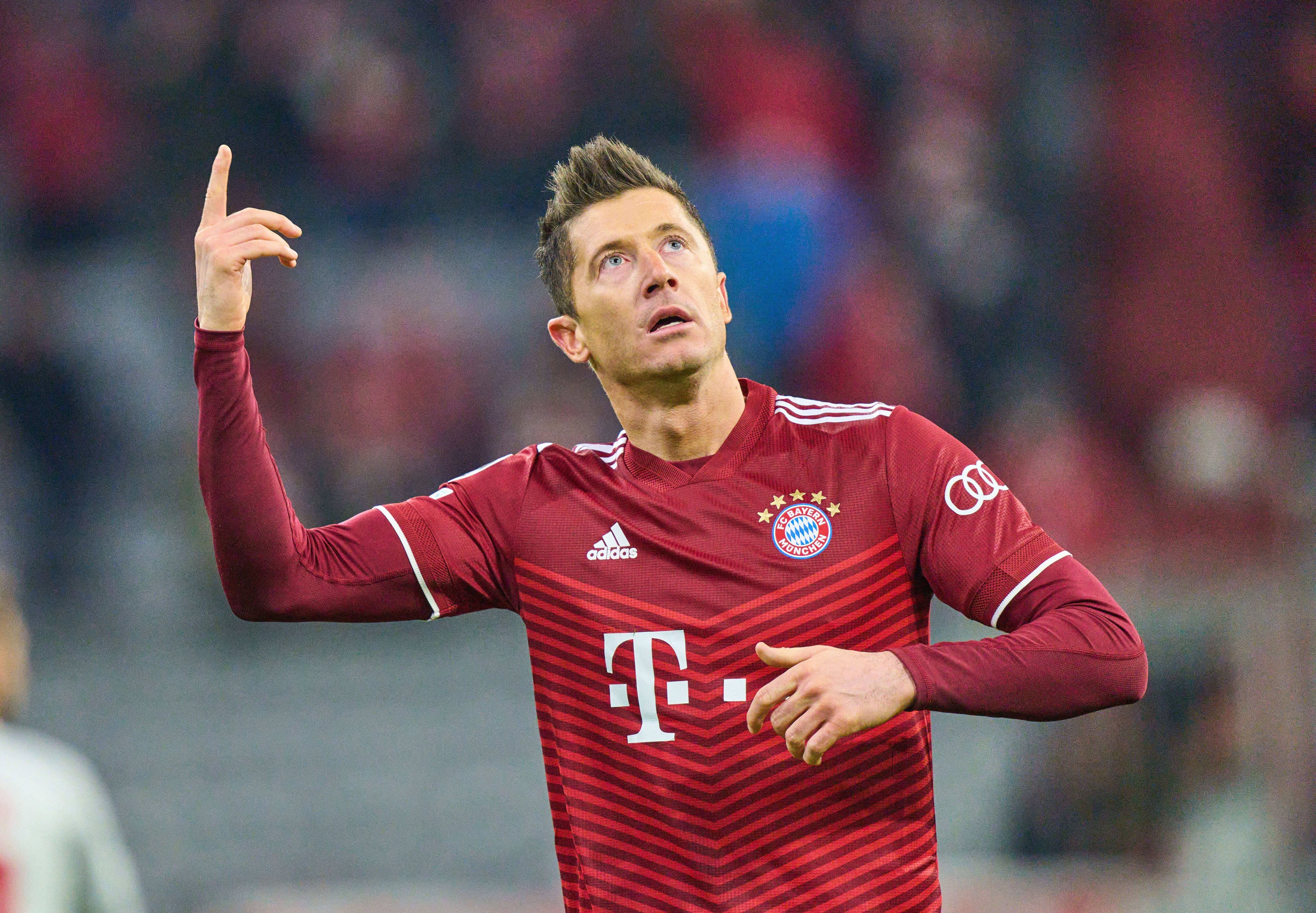 Bayern Munich 7-1 Salzburg Highlights: Robert Lewandowski scores 11-minute hat-trick as Bayern score seven goals to reach the Champions League quarterfinals