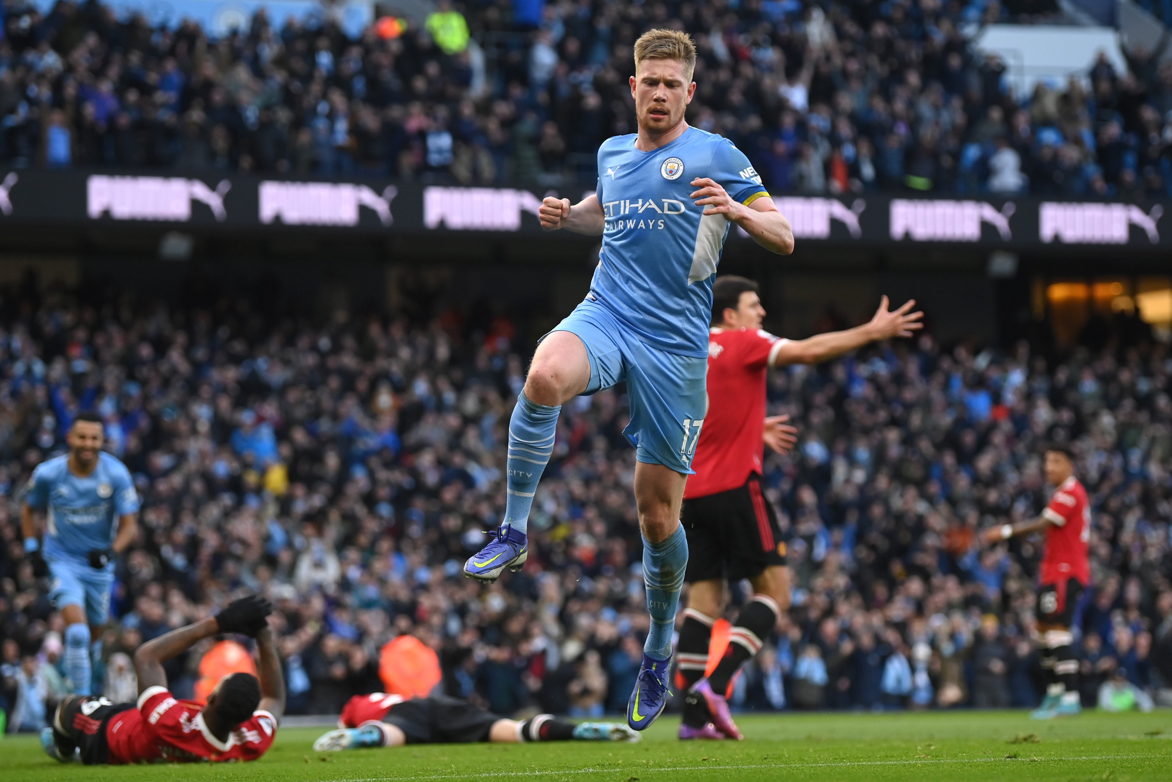 Manchester City 4-1 Manchester United: Man United's fightback washed away by dominant Man City who extend their lead to six points as 'Manchester is Blue'