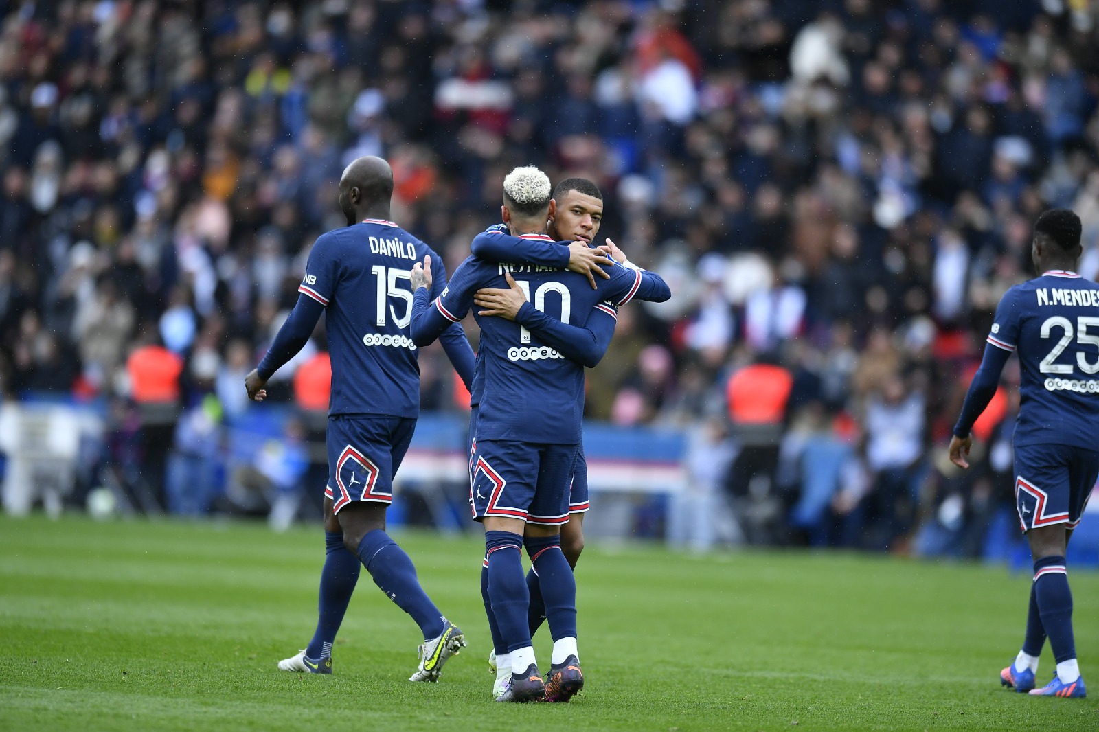 PSG 3-0 Bordeaux Highlights: Paris Saint Germain comfortably beat Bordeaux despite Lionel Messi and Neymar being booed by PSG fans