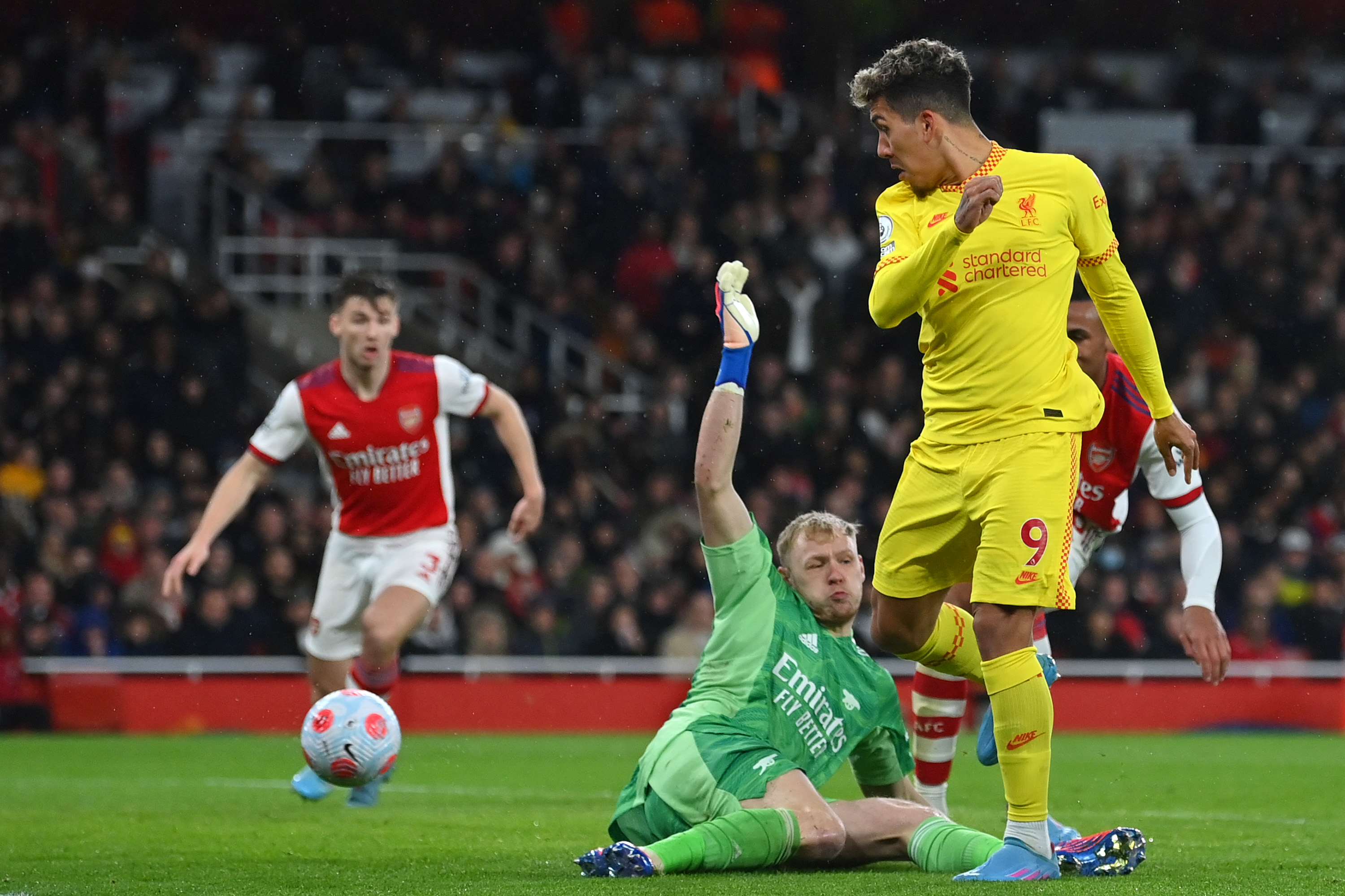 Arsenal 0-2 Liverpool LIVE: Liverpool beat Arsenal 2-0 to move within one point of leaders Manchester City; Goals from Jota and Firmino sealed the victory