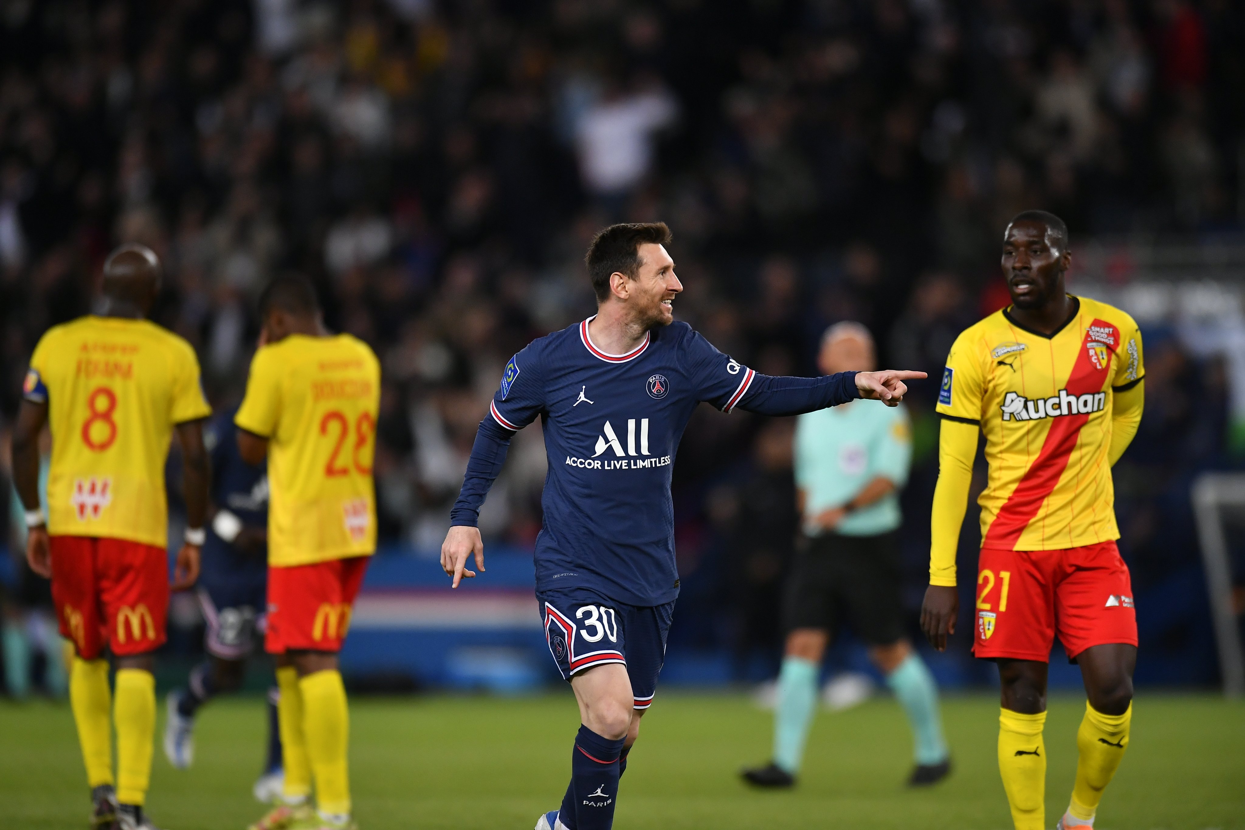 Ligue 1 PSG's Lionel Messi scores MARVELOUS goal vs Lens