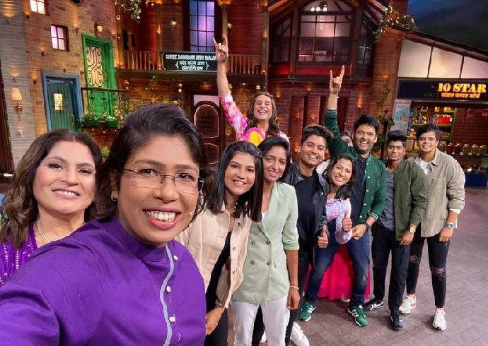 India Women Cricket Team: Harmanpreet Kaur, Jhulan Goswami and other Indian women cricket stars enjoy LAUGH RIOT at the Kapil Sharma Show – Check Pictures