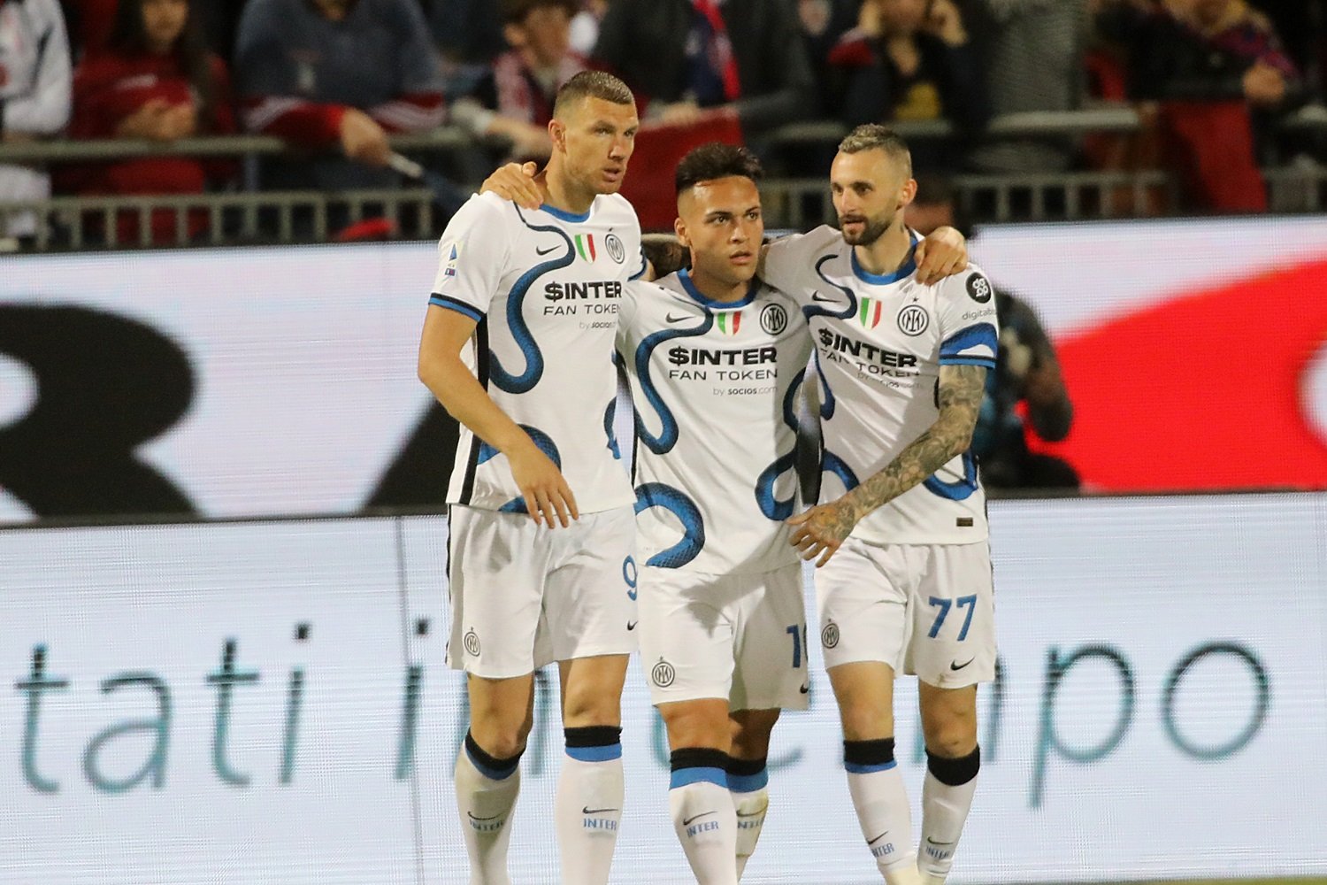 Serie A: Inter Milan beat Cagliari 3-1 as the Serie A title race will be decided on the FINAL DAY, Lautaro Martinez scores a brace, Watch Inter Milan beat Cagliari HIGHLIGHTS