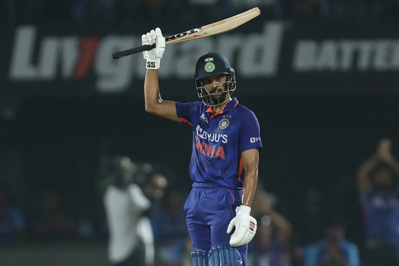 IND vs SA LIVE: Ruturaj Gaikwad repays faith shown by Dravid and Pant, slams MAIDEN T20I fifty in must-win game for India -  Watch Highlights