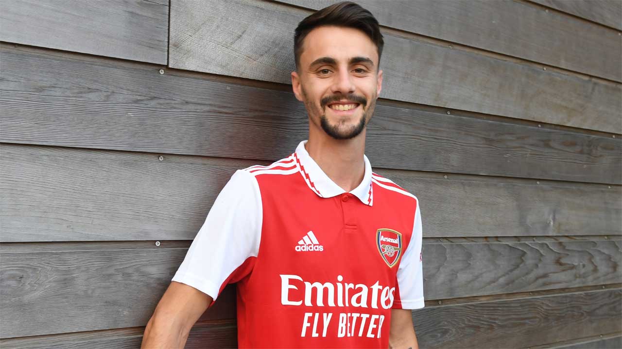 Premier League Transfers: Portuguese midfielder Fabio Viera signs for Arsenal from FC Porto on a long-term deal