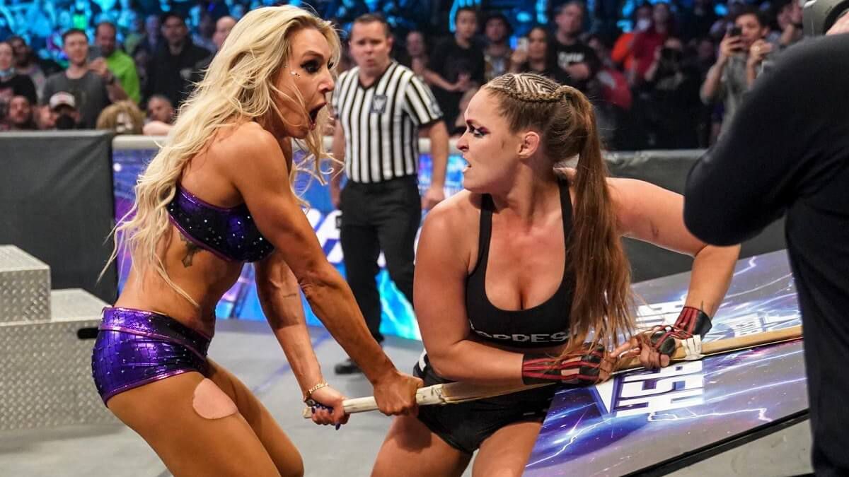 Charlotte Flair vs Ronda Rousey 