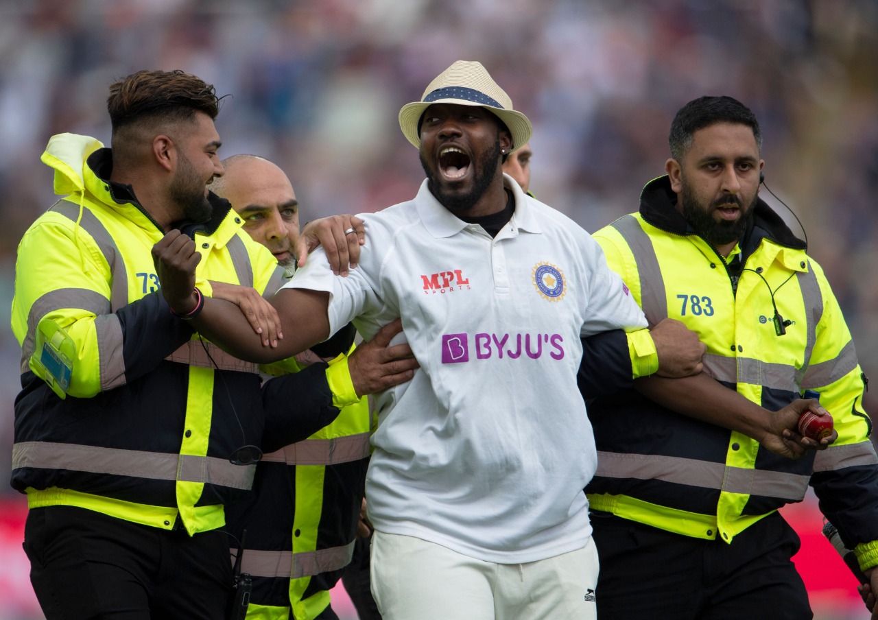 IND vs ENG live: SHAMEFUL! After 'Jarvo69' another fan gets past security at Edgbaston, invades pitch during 5th Test - Watch