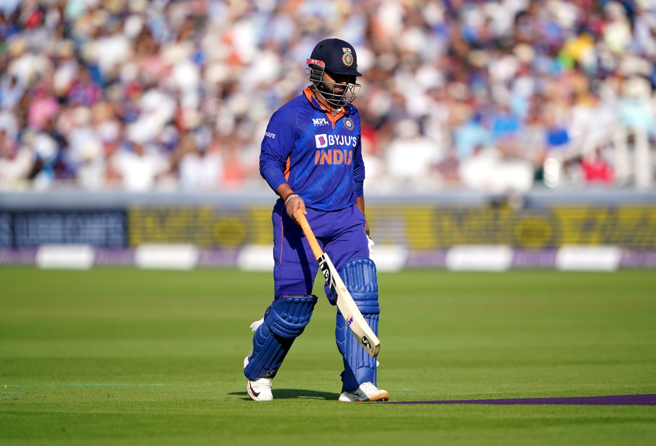IND vs ENG LIVE: Rahul Dravid's Rishabh Pant GAMBLE falls FLAT, departs for duck in 2nd ODI at Lord's: Watch Video