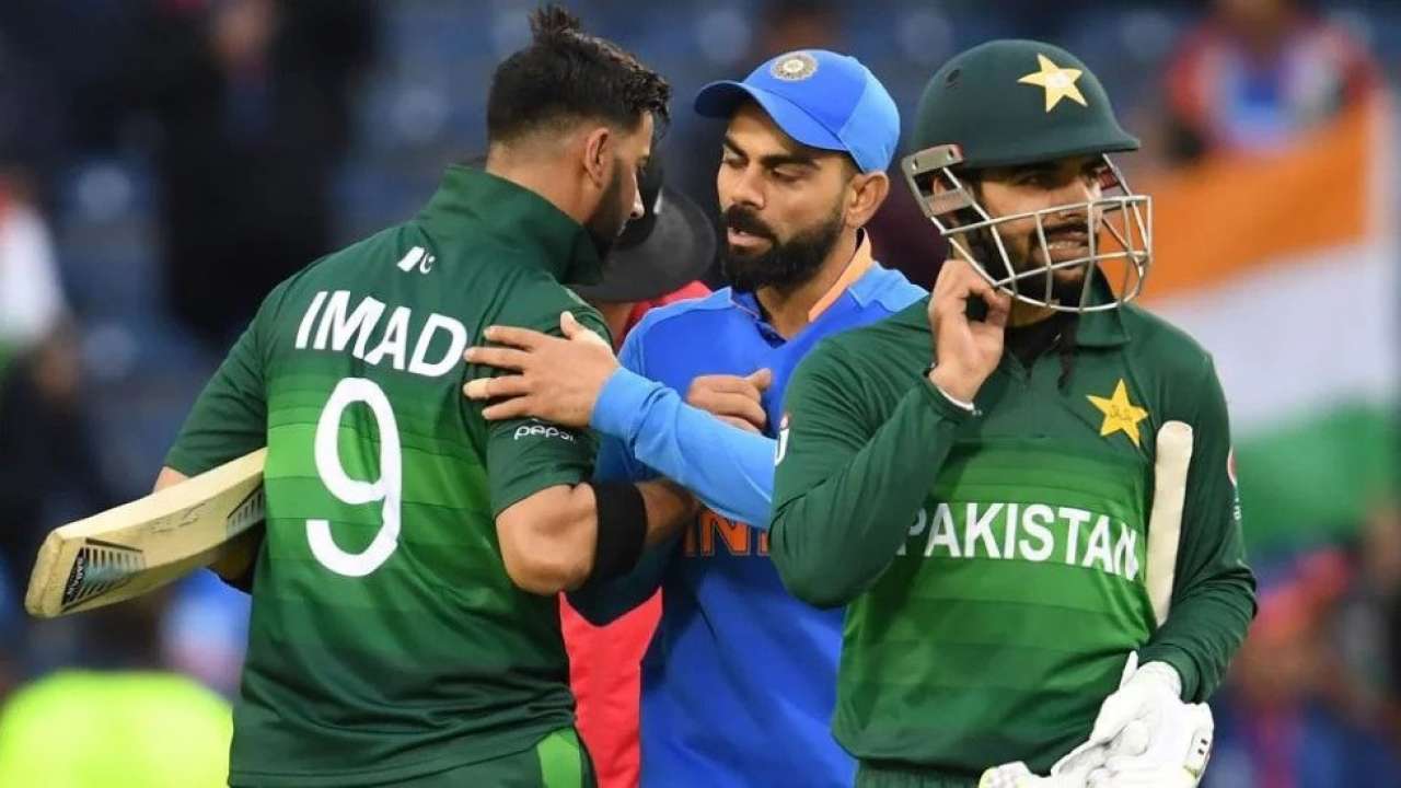 IND vs PAK: Watch Rohit Sharma especially walk out of the GROUND to fulfil BIG WISH of PAKISTAN fan, HUGS him like brother: Follow Asia Cup 2022 LIVE