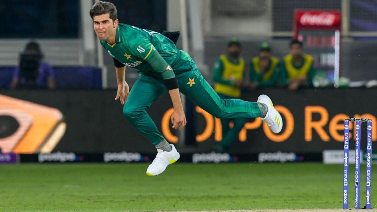 IND vs PAK LIVE: Virat Kohli meets Shaheen Afridi, ‘checks on his injury’, Pakistan speedster wishes him best for ASIA CUP 2022: Follow ASIA CUP Cricket LIVE