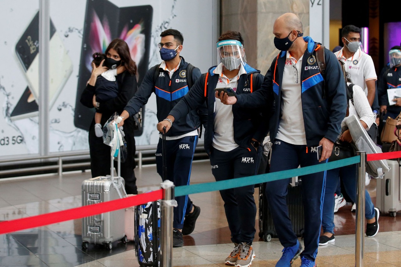 Asia Cup 2022 LIVE: Rohit Sharma, Virat Kohli with Anushka Sharma, Indian team leaves for DUBAI to take on ASIA's best: Follow IND vs PAK in ASIA CUP LIVE