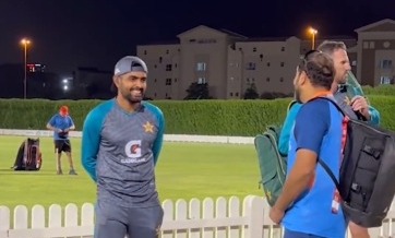 IND vs PAK LIVE: Rohit Sharma and Babar Azam in a candid chat before India vs Pakistan Asia Cup match