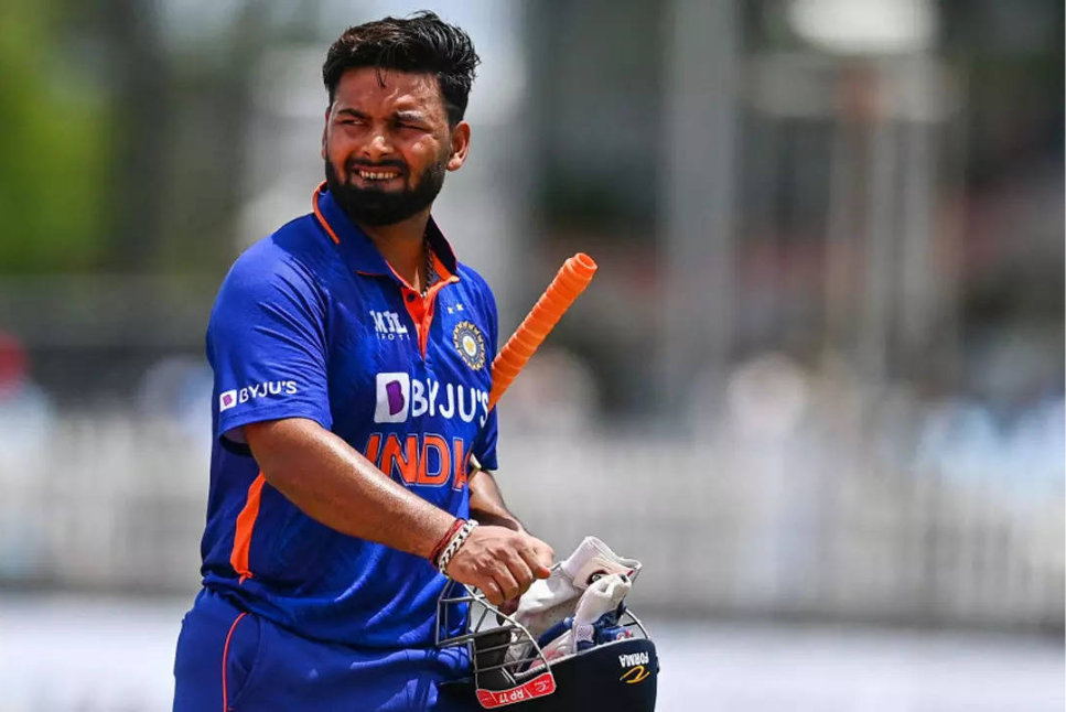 T20 World Cup: Ex-captain Sunil Gavaskar wants India to field both Rishabh Pant and Dinesh Karthik, says ‘if you do not take risk, how will you win?’
