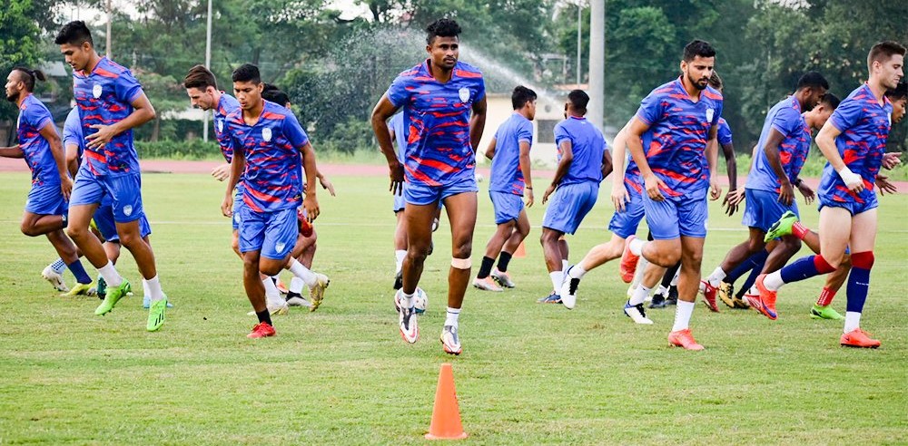 BFC vs NEUFC LIVE: Simon Grayson's Bengaluru aim to claim bragging rights against Marco Balbul's NorthEast United-Check Out ISL 2022-23 Preview, Squad, Predicted XI