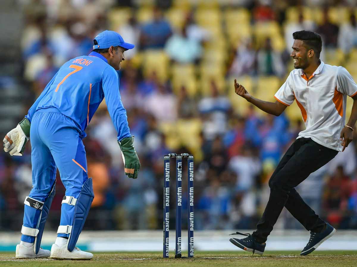 Hint Kriket KAHRAMANI İBADET: Gautam Gambhir, yayıncı ve hayranlara 'Virat Kohli ve MS Dhoni'nin KAHRAMAN İbadetini Bitir, Hint Kriketine SAYGI GÖSTER'