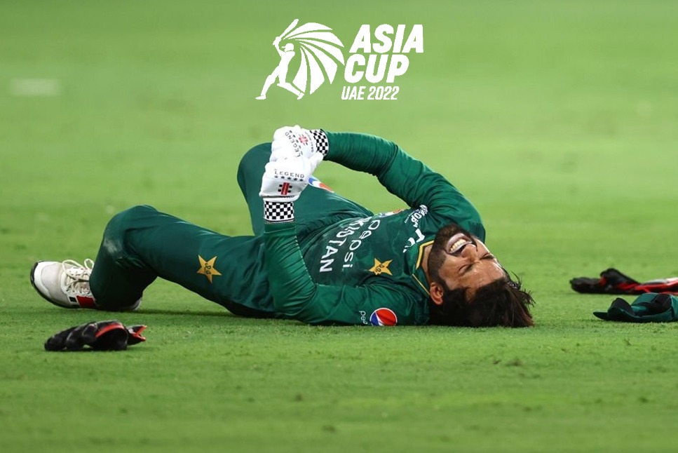 Pakistan Sakatlık Krizi: Pakistan başka bir YARALANMA KORKUTMASINA VURDU, Mohammad Rizwan, Afganistan'a karşı Asya Kupası Süper-4 çatışması öncesinde sağ bacak zorlanması için MRI taramasına girecek, Kontrol Et
