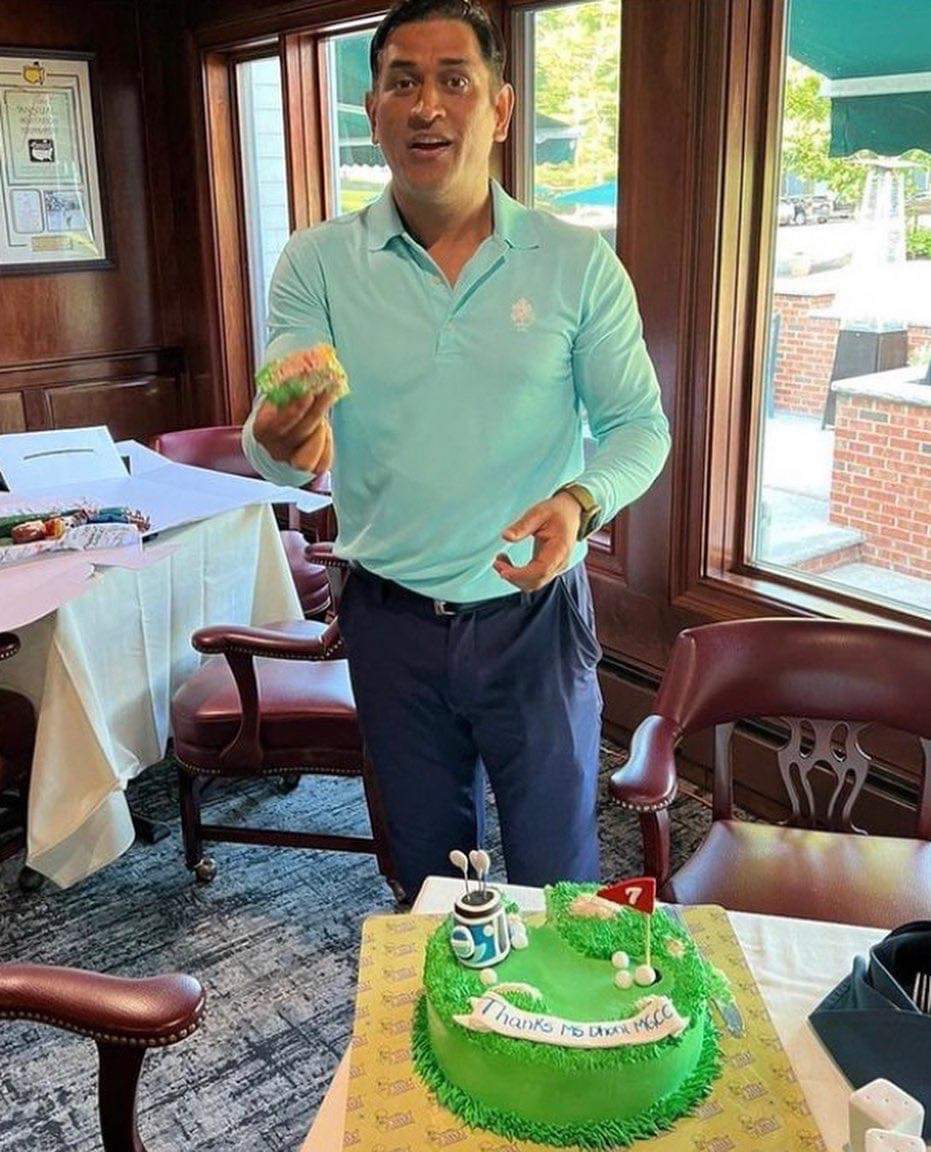MS Dhoni:  Former India skipper MS Dhoni ADDS new feather to his Cap, gets introduced as honorary member of the Metuchen Golf and Country Club, CUTS special cake to Celebrate - Check Out