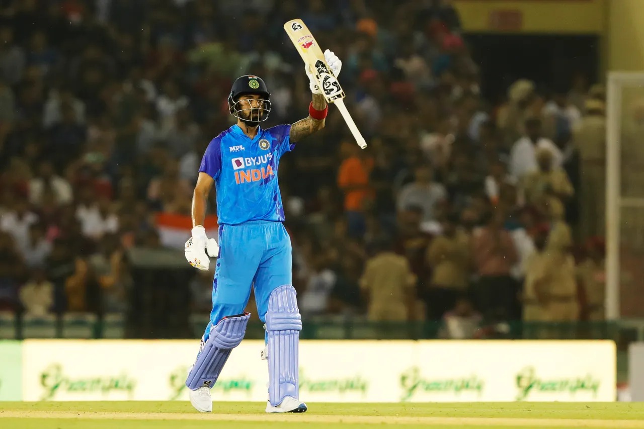 IND vs AUS LIVE: KL Rahul relief for Team India, hits form with 32-ball 50, becomes third quickest to 2000 T20I runs, Check OUT