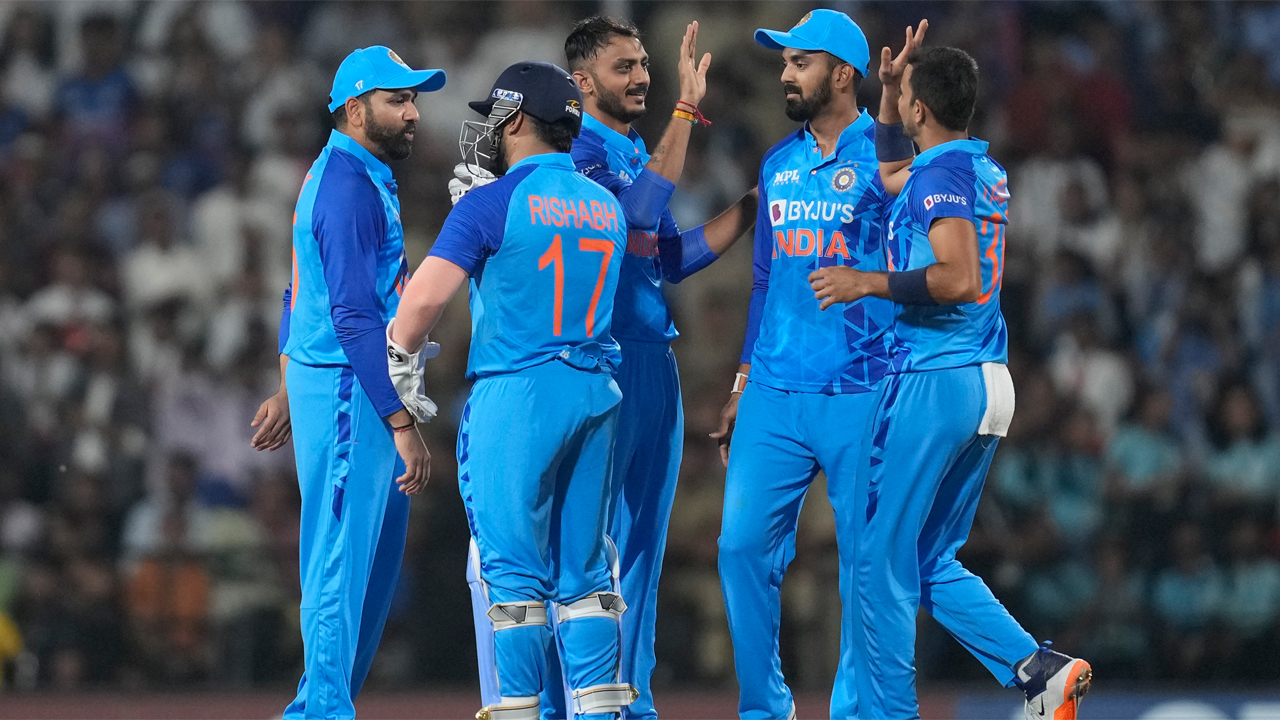 IND vs AUS LIVE Skoru: Rohit Sharma & Co EYE serisi Hyderabad T20, Hindistan vs Avustralya 3. T20 LIVE, IND vs AUS LIVE Streaming, Hindistan vs Avustralya CANLI