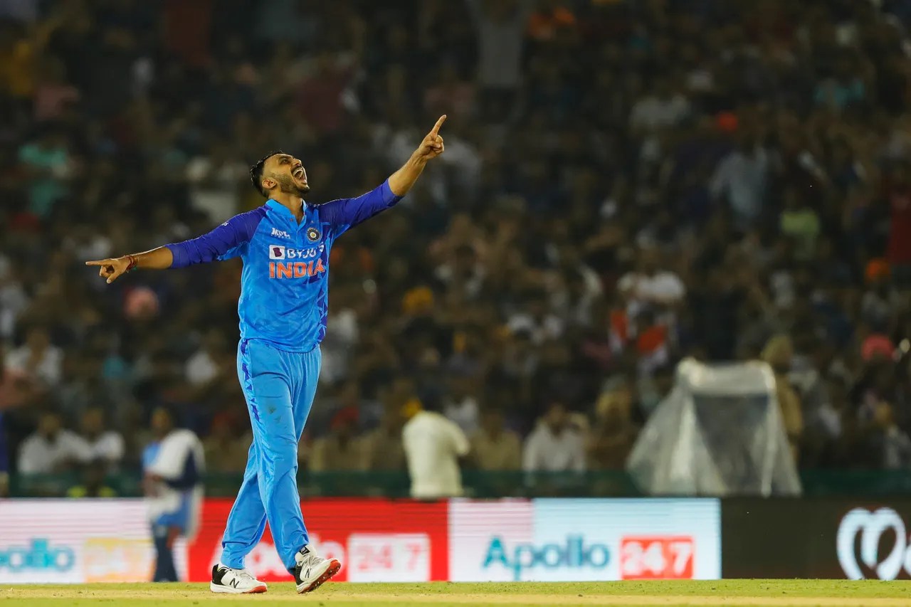 IND vs AUS LIVE: Axar Patel makes the STRONG claim in Ravindra Jadeja's absence with 3/17 against Australia, all set to keep Deepak Hooda out, Check OUT
