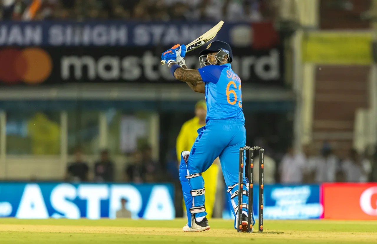 Team India, IND vs AUS LIVE: Suryakumar Yadav lights up Mohali SKY with some exquisite shots in 25-ball 46-run knock, Watch Video. India vs Australia 1st T20 