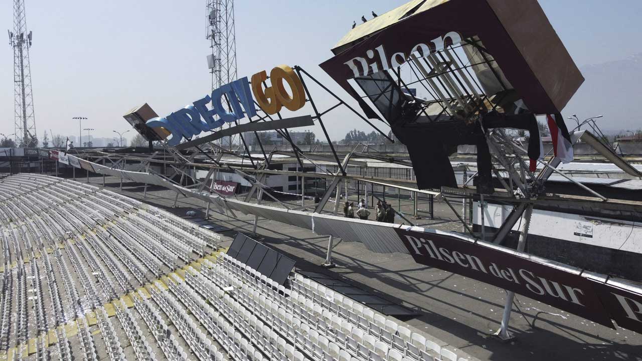 Colo Colo's open practice: Stadium roof in Chile collapses during open training session