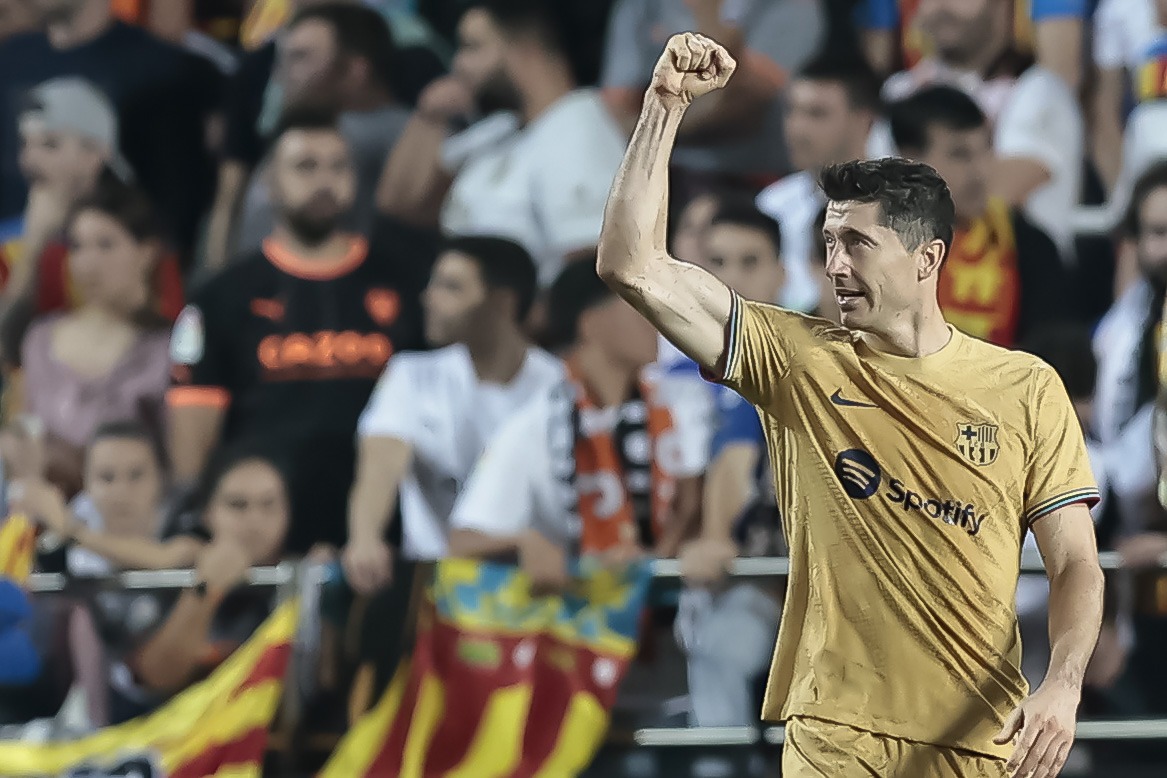 Valencia vs Barcelona Highlights: Robert Lewandowski RESCUES Barcelona with Late WINNER against Valencia - Check Highlights