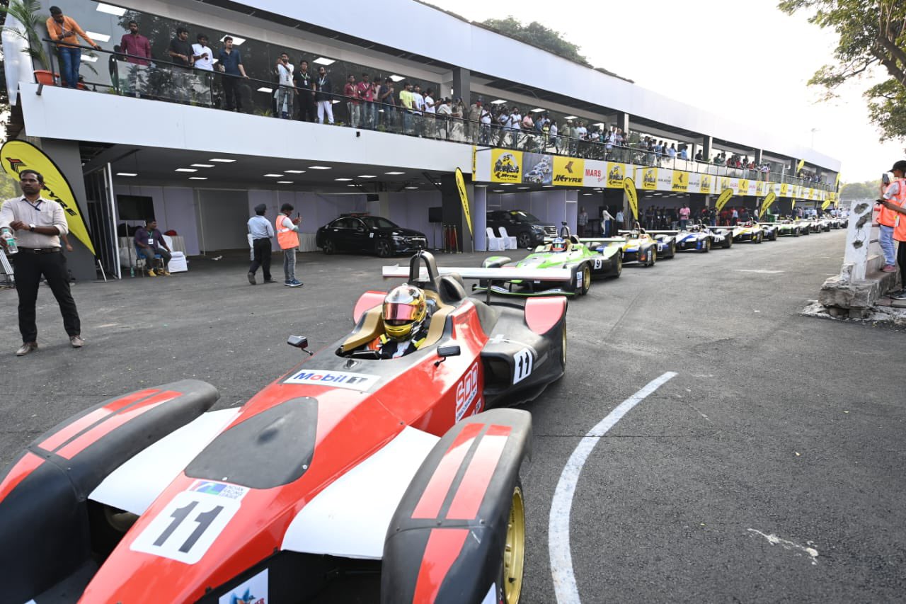 Indian Racing League 2023: Indian Racing League kicks off at India's First  STREET Circuit in Hyderabad -