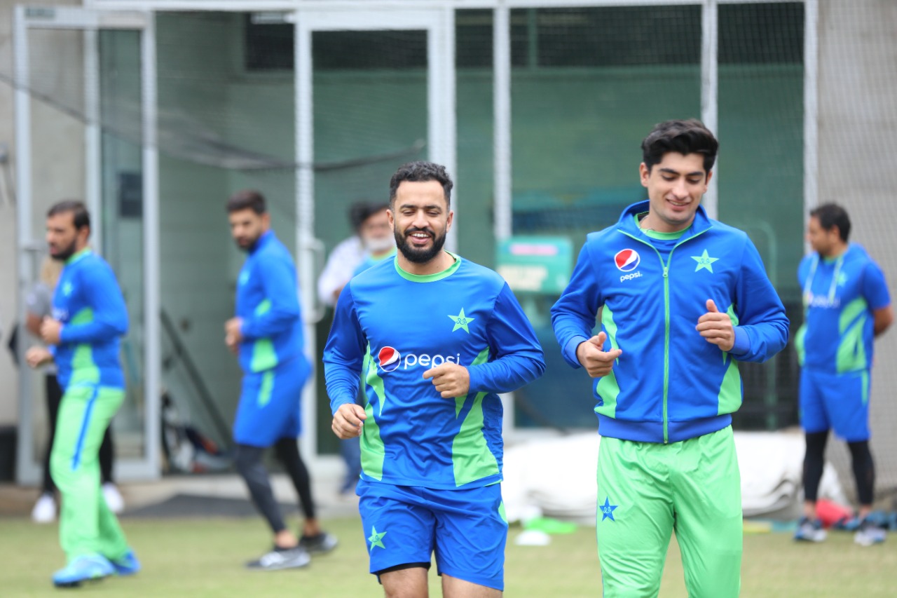 PAK vs ENG LIVE: Role Reversal? Babar Azam and Muhammad Rizam bowl while Shaheen Shah Afridi bats for Pakistan in nets ahead of T20 WC FINAL - WATCH Video