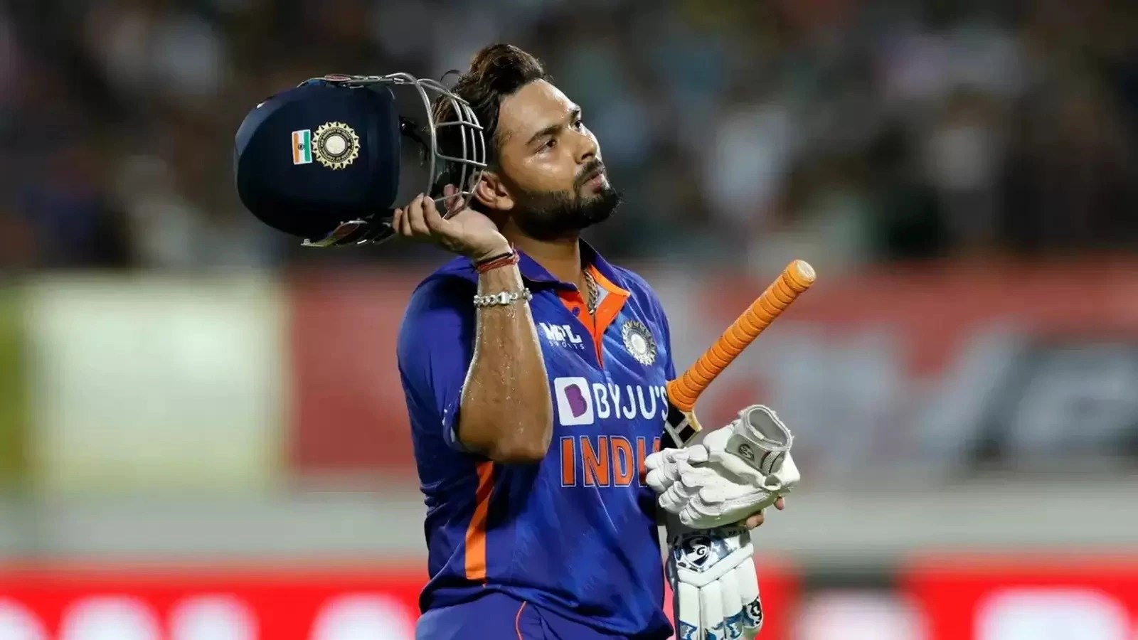 Rishabh Pant vs Harsha: Watch under FIRE Rishabh Pant's FURIOUS rebuttal to commentator Harsha Bhogle with Sanju Samson hot on heels in white-ball cricket, Check OUT