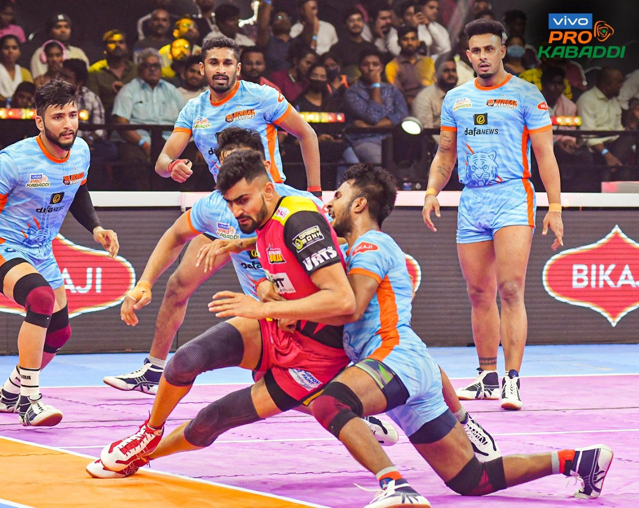 PKL 2022 LIVE: Table toppers Puneri Paltan face in form Jaipur Pink Panthers at 7:30 PM, Bengal Warriors face Bengaluru Bulls at 8:30 PM IST - Follow LIVE Updates