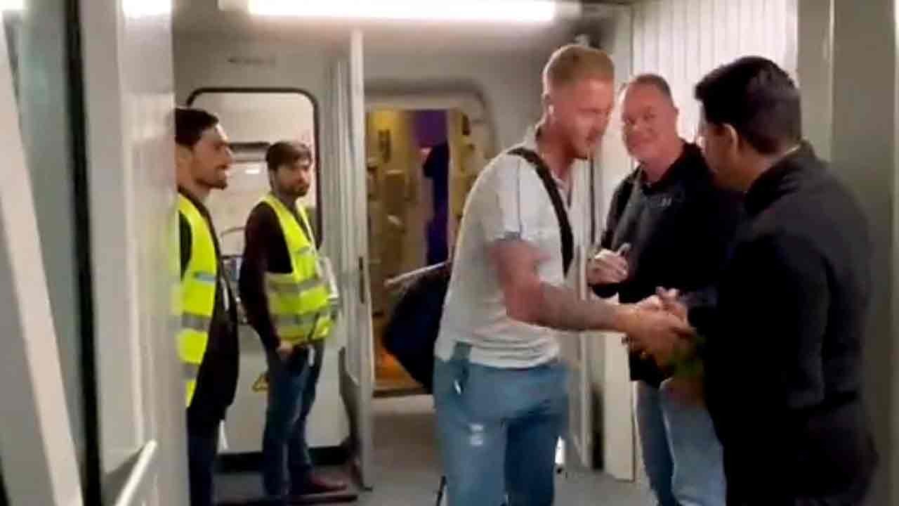 England Tour of Pakistan: Ben Stokes & Co receive WARM welcome after reaching Pakistan for first time since 2005, Watch Video