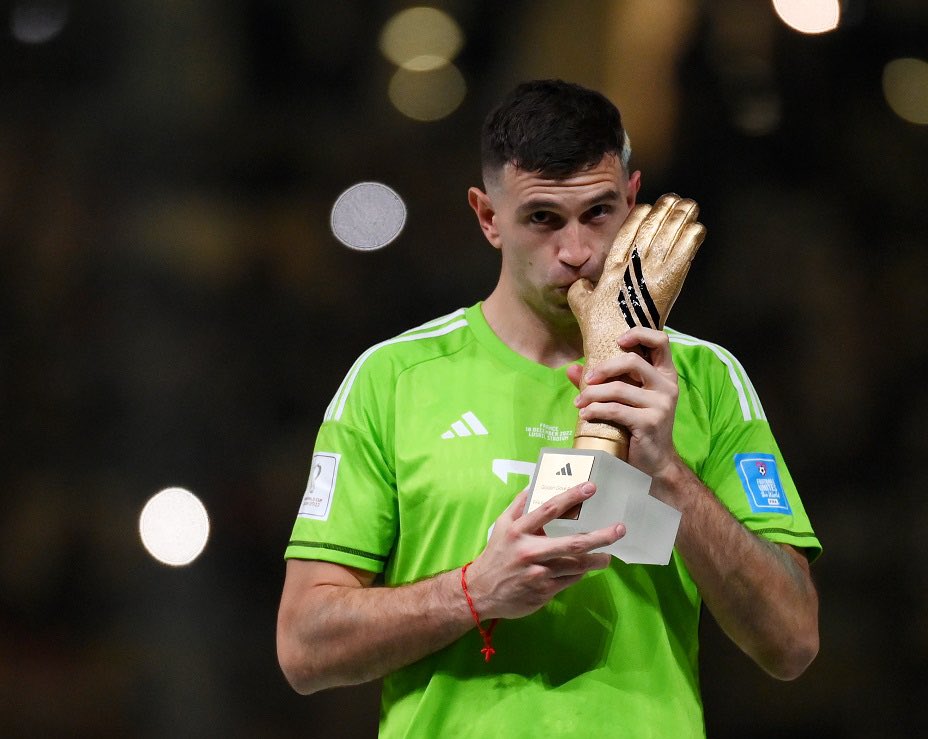 FIFA Golden Glove Race, FIFA World Cup 2022, Emiliano Martinez, Dominik Livakovic, Yassine Bounou, Hugo lloris, Argentina, Croatia, Morocco, France