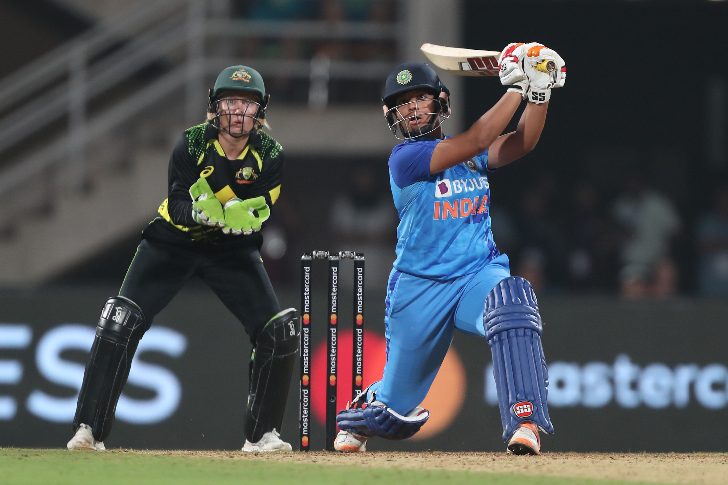 IND-W vs AUS-W Tickets, India-women vs Australia-Women, India-W vs Australia-W, IND-W vs AUS-W 3rd T20I, Harmanpreet Kaur, Smriti Mandhana