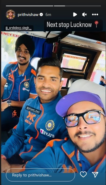 IND vs NZ 2nd T20: WATCH Hardik Pandya and Co touch down in Lucknow, India stars receive warm welcome ahead of series decider - Check out